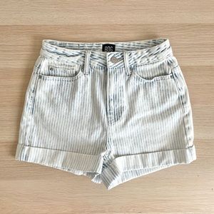 BDG High Waisted Mom Short